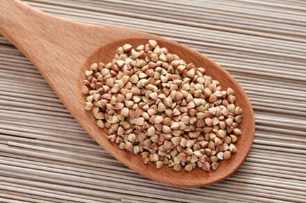 Buckwheat spillt d'Roll vun engem Darmreiniger